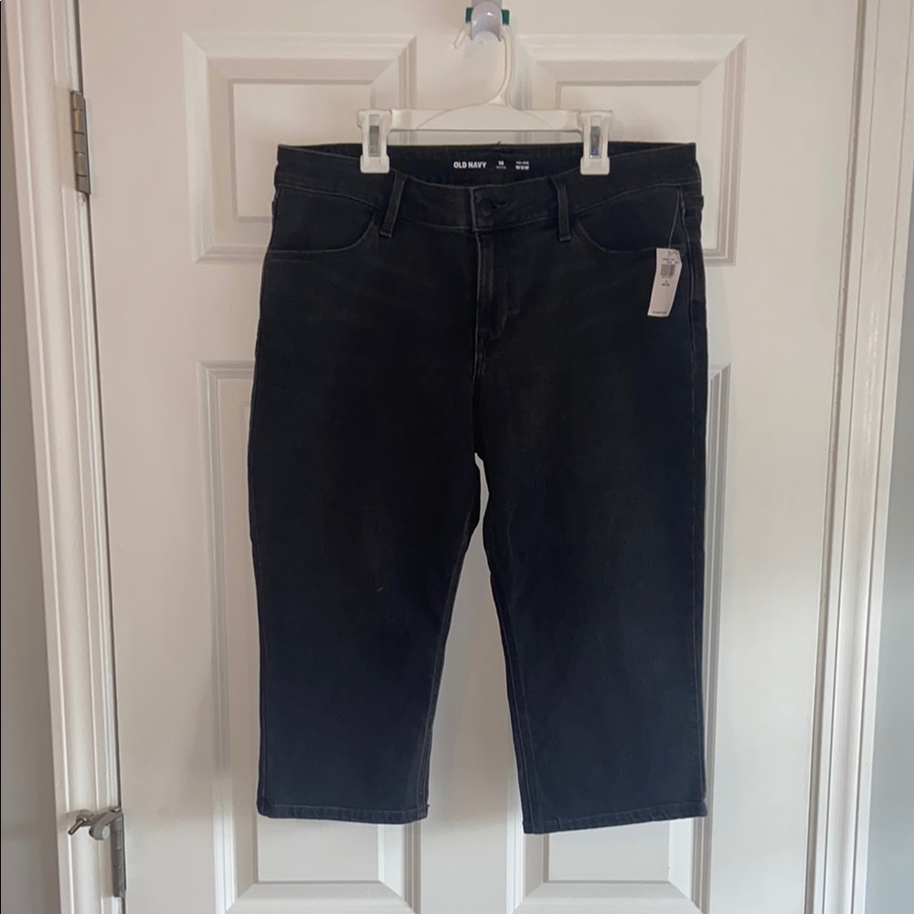 Old Navy Black Capris Stylish Comfort